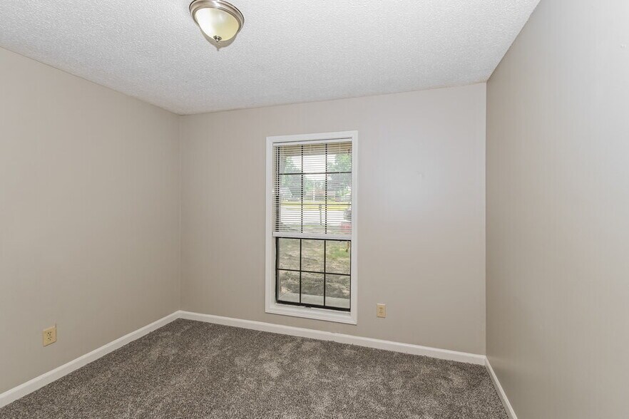 Building Photo - 6530 Castle View Cove