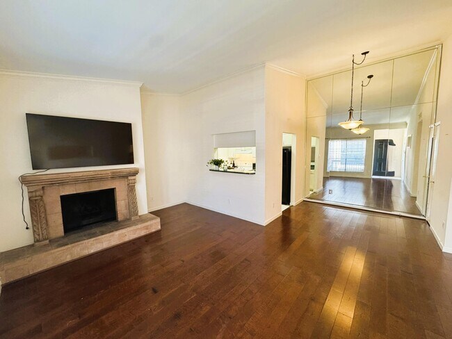 Building Photo - 2001 Bering Dr