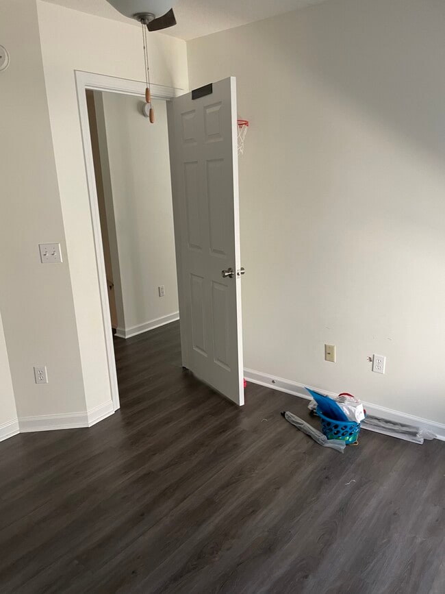 2nd bedroom - 103 Thistlewood Dr