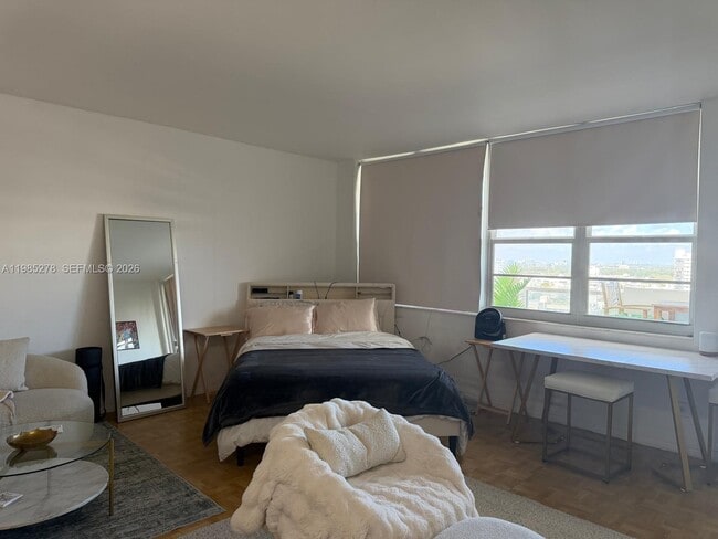 Building Photo - 100 Lincoln Rd