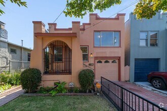 Building Photo - Spacious Two Story Albany Home Two Blocks ...
