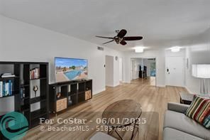 Building Photo - 2250 NE 66th St