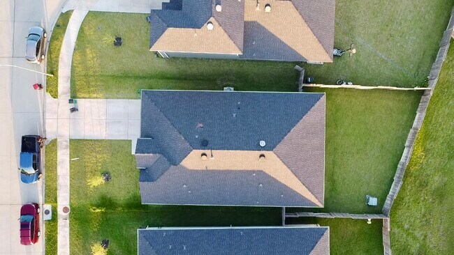 Building Photo - 31611 Farlam Farms Trl