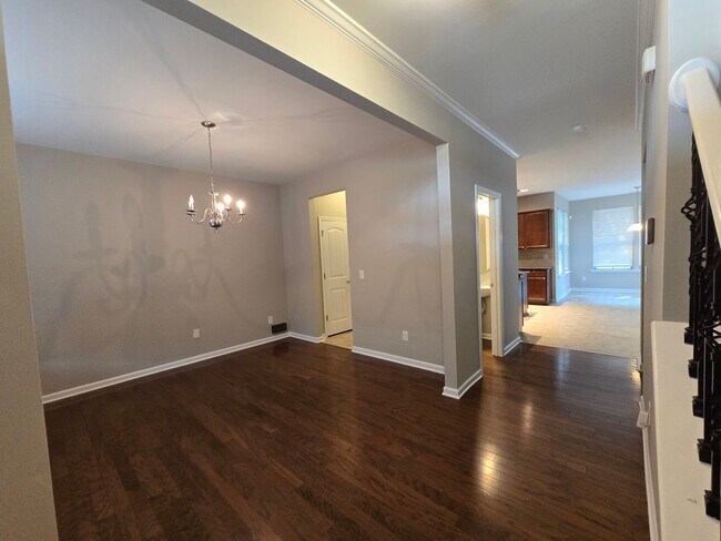 Building Photo - 271 River Oak St
