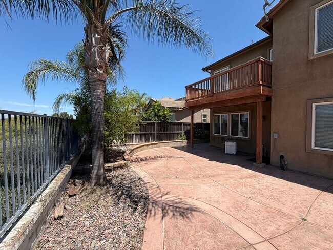Building Photo - 46263 Drymen Ave