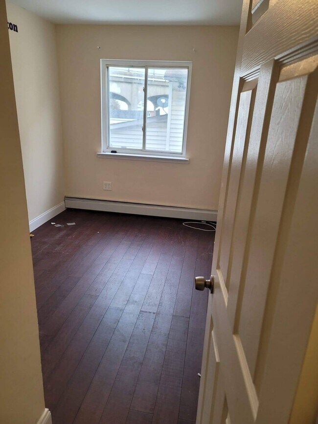 Building Photo - 661 Nasby Pl