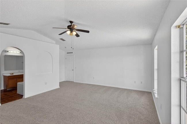 Building Photo - 1906 Lakeview Ln