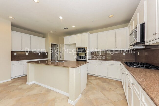 Building Photo - 4822 Brookside Ave