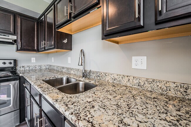 Building Photo - 195 Creekwood Ave