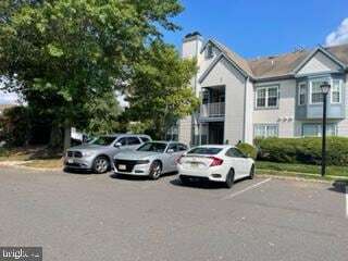 Building Photo - 18 Andover Pl
