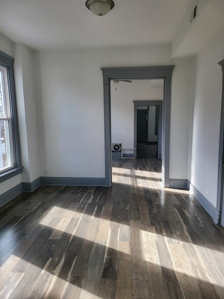 Building Photo - 1940 S Trumbull Ave