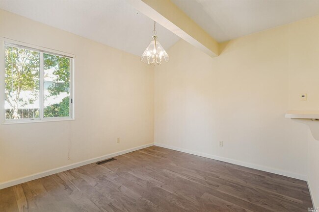 Building Photo - 7 Meridian Cir