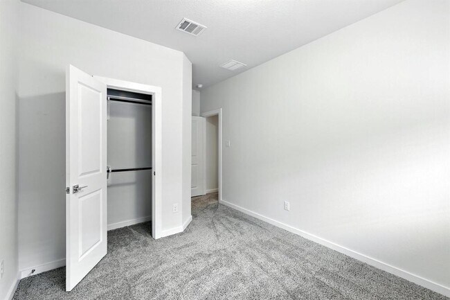Building Photo - 7846 Grand Louis Wy