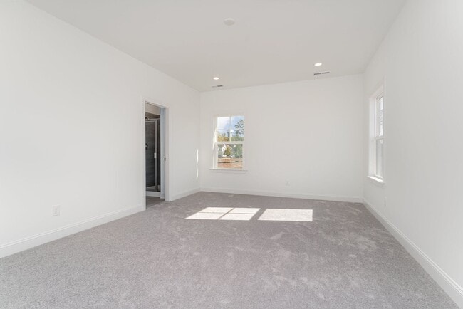 Building Photo - Newly Built 5 Bedroom Home in Knightdale!