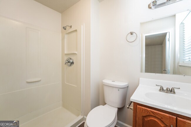 Building Photo - 2236 Kings Forest Dr SE