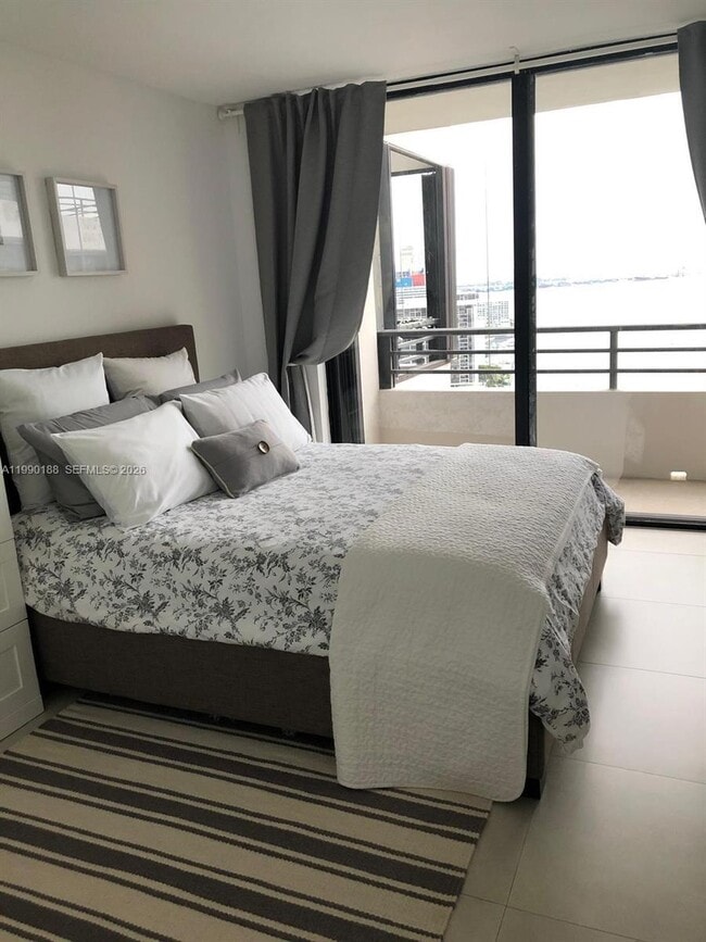 Building Photo - 2333 Brickell Ave