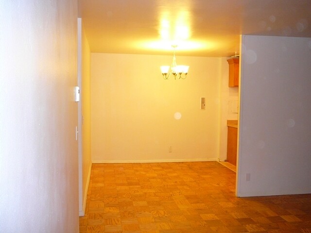 Building Photo - 30 Glenbrook Rd