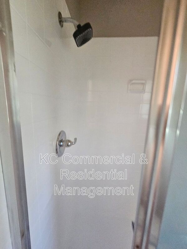 Building Photo - 10013 N Harrison Dr