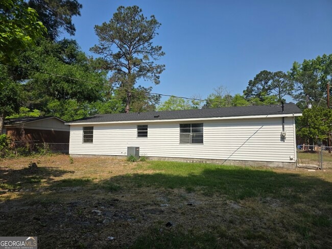 Building Photo - 309 E 3rd St