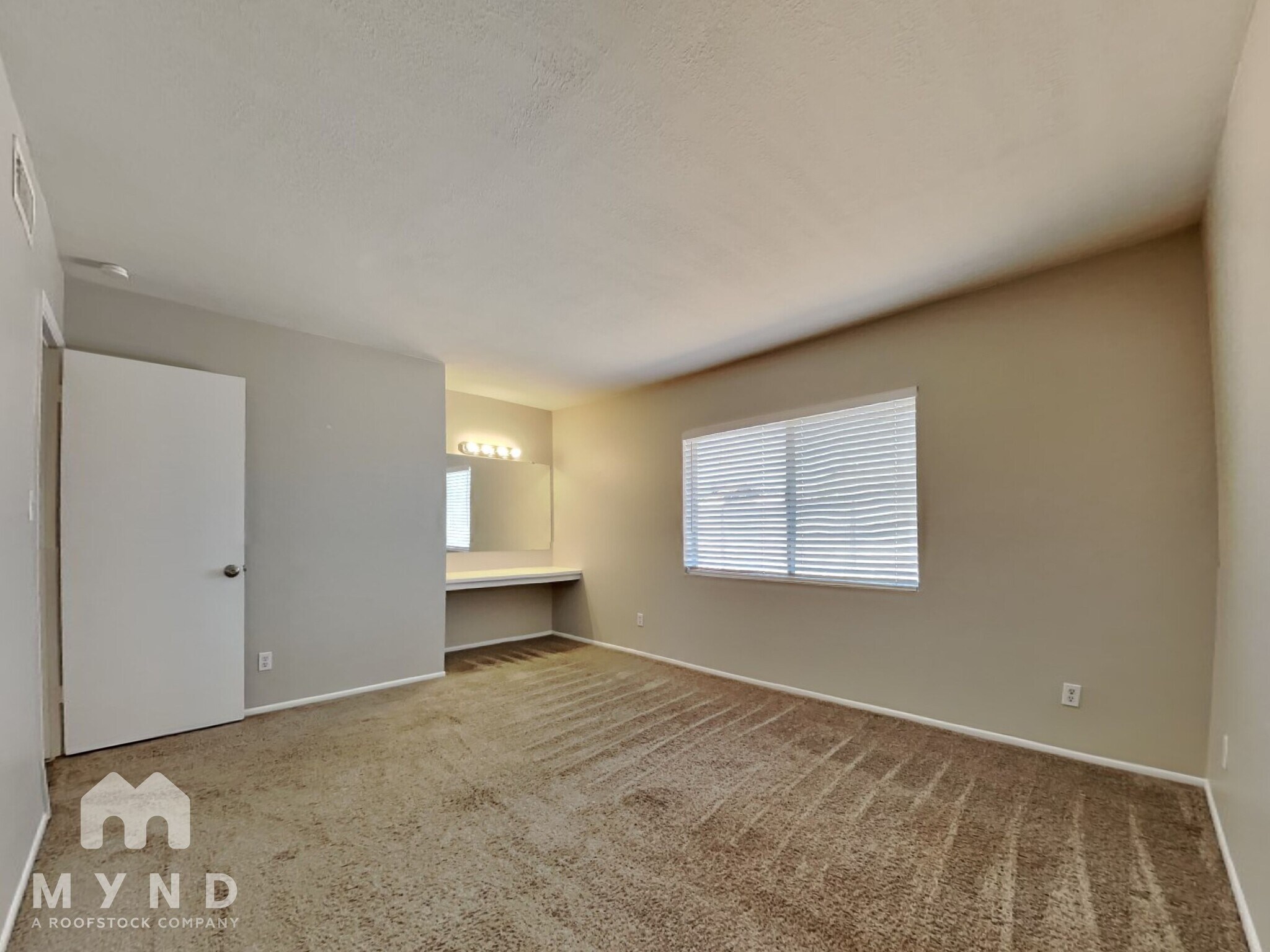 Building Photo - 8048 W Clayton Dr