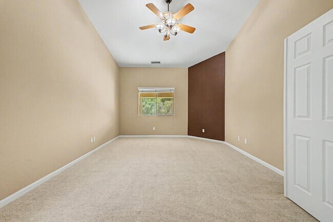 Building Photo - 472 W Pelican Dr