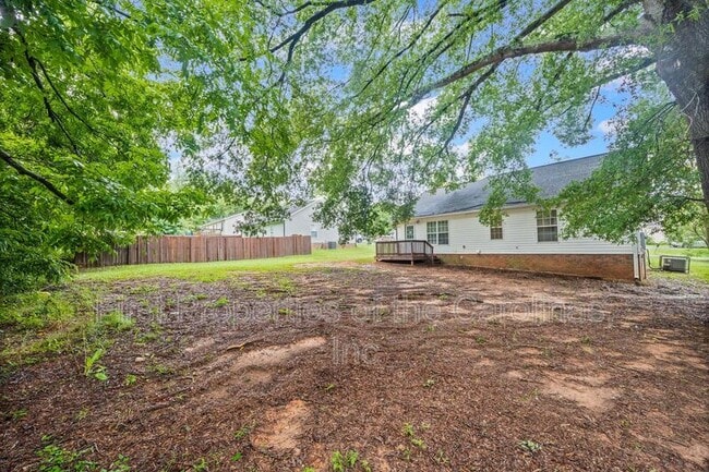 Building Photo - 429 Merry Go Dr