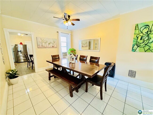 Building Photo - 1523 W Chew St