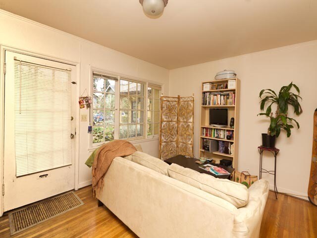 Building Photo - 5244-5308 NE Wistaria Drive