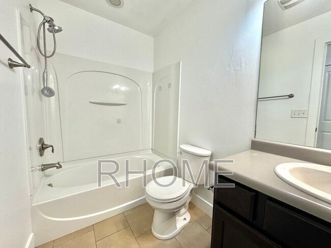 Building Photo - 10384 S Clarks Hill Dr