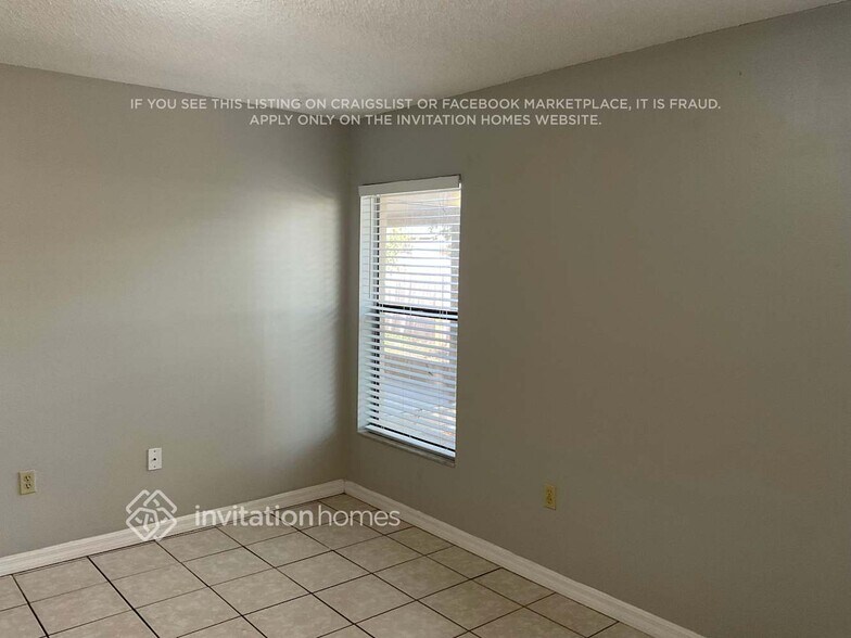 Building Photo - 521 Carlsbad Dr