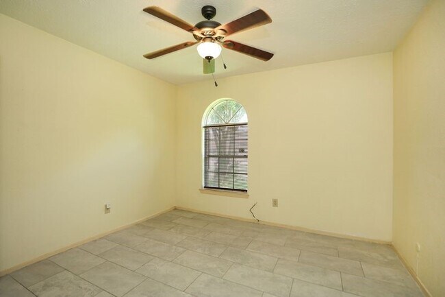 Building Photo - 8215 Summer Quail Dr