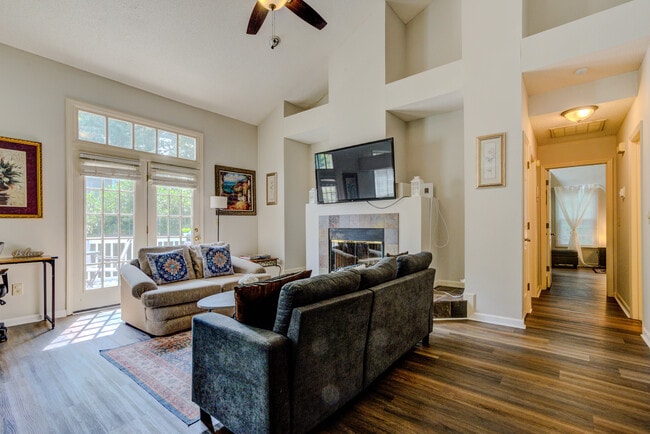 Building Photo - 104 Bright Angel Dr