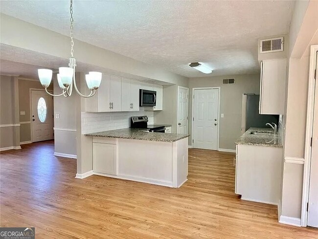 Building Photo - 343 Welton Way