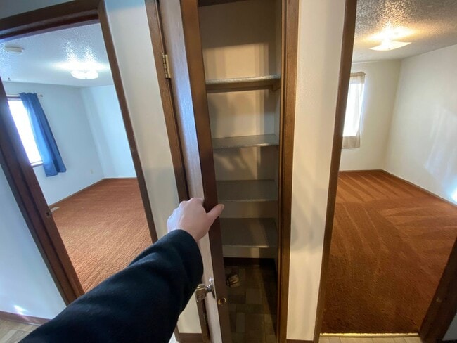 Building Photo - Cozy 3 Bedroom 1 Bath Home with Large Yard & 1 Car Attached Garage