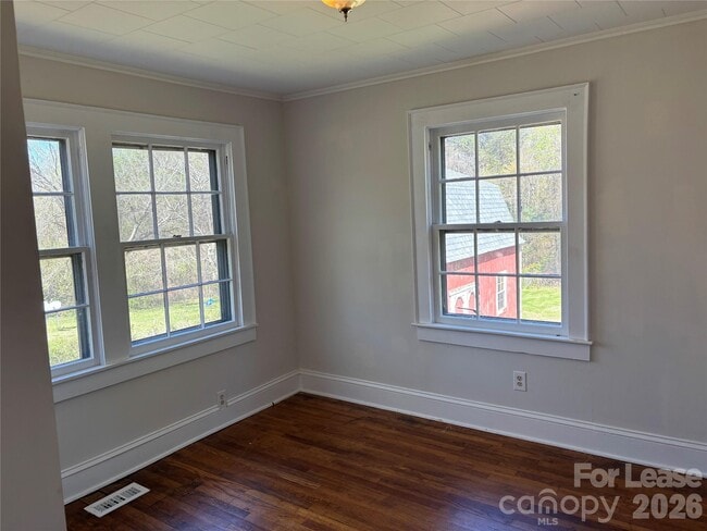 Building Photo - 194 Lawing St