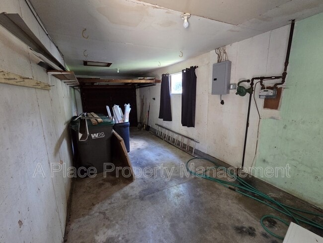 Building Photo - 2321 Noll Dr