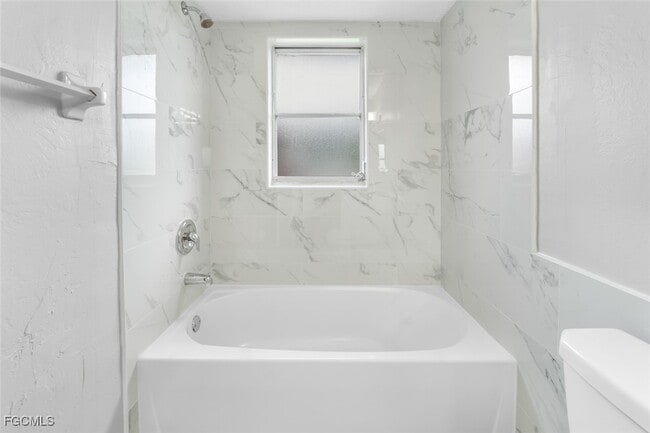 Building Photo - 2935 SE 15th Pl