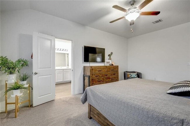 Building Photo - 15400 Summer Ray Dr