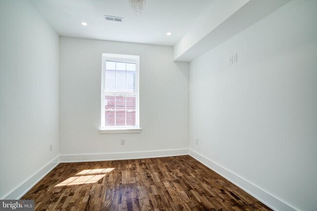 Building Photo - 3038 Salmon St