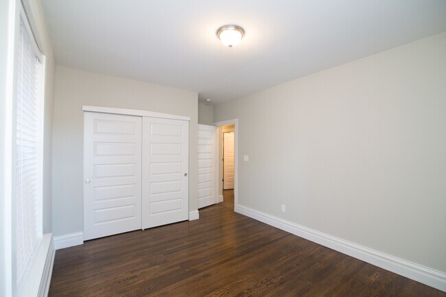 Building Photo - 3116 Lackland Ave