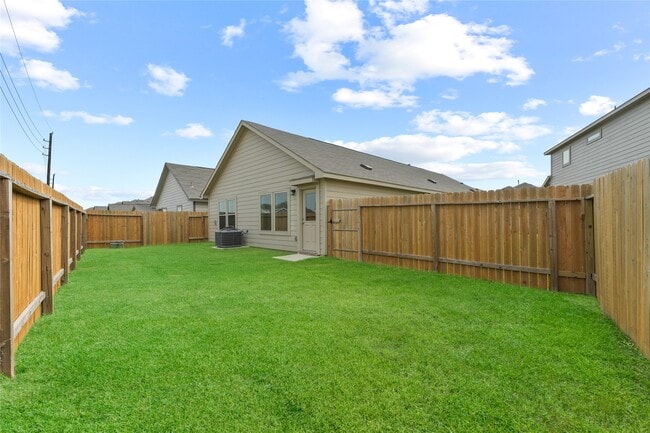 Building Photo - 7911 Tuscan Cypress Dr