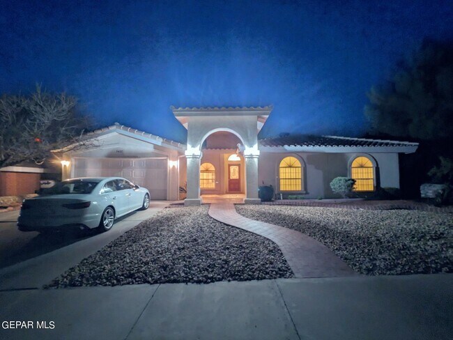Building Photo - 7417 Mission Viejo Dr