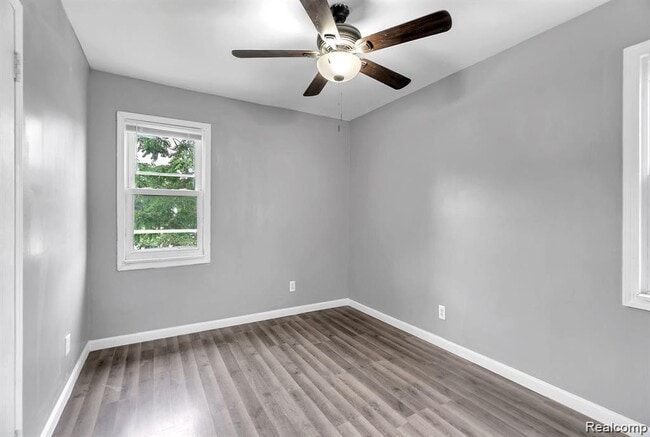 Building Photo - 15852 Washburn St