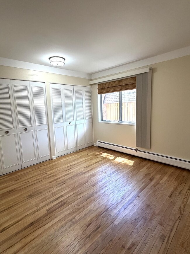 Building Photo - 1209 Island Dr