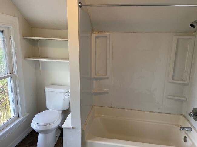 Building Photo - 2718 Peabody Ave