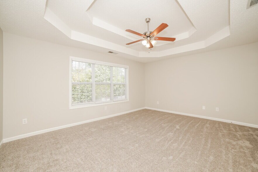 Building Photo - 5725 Newnan Cir