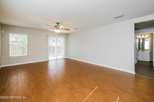 Building Photo - 121 Buck Run Way