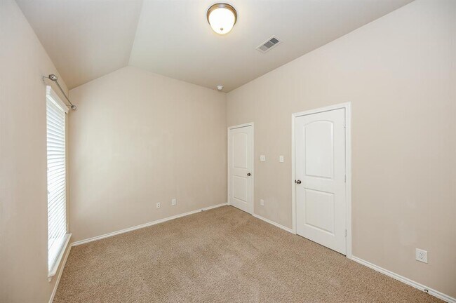 Building Photo - 29011 Davenport Dr