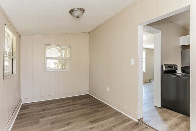 Building Photo - 5129 Appleton Ave