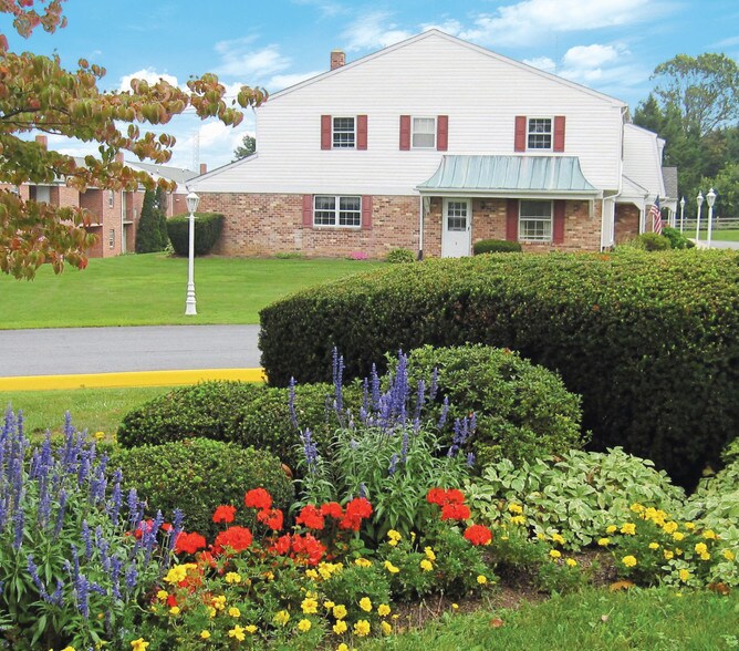 Cedar Acres 1735 Old Philadelphia Pike Lancaster PA 17602 Apartment